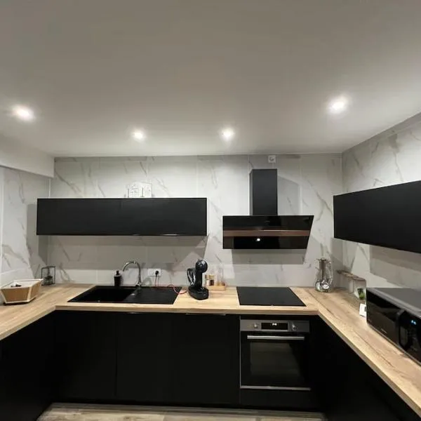 Villa 408, hotel in Saint-Julien-Mont-denis