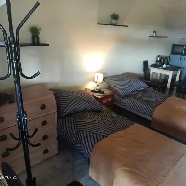 NOCLEGI Marek - Darłowo Centrum、ダルウォボのホテル