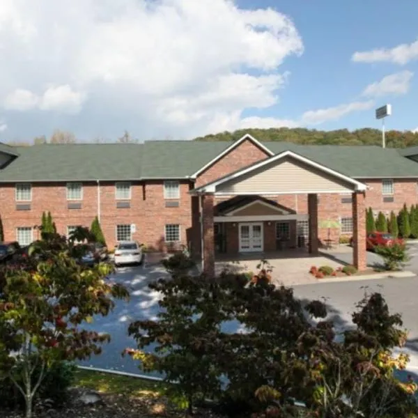 Mountain Inn & Suites Airport - Hendersonville, hotel u gradu Hendersonvil
