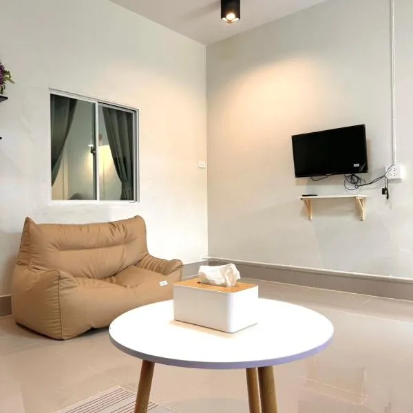 Pk house and cosy - Nakarat, hotel in Betong