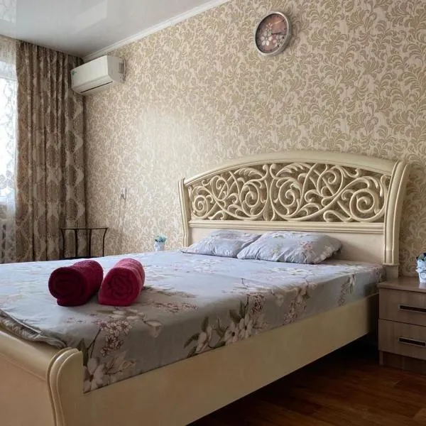 1 комн квартира в 6 мкр (Кунаева), hotel i Uralsk