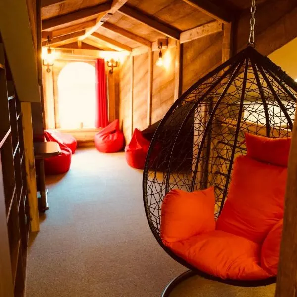 BRIVIBAS RESIDENCE - WAVE, free PRIVAT parking, free WIFI, self check-in, hotel en Riga