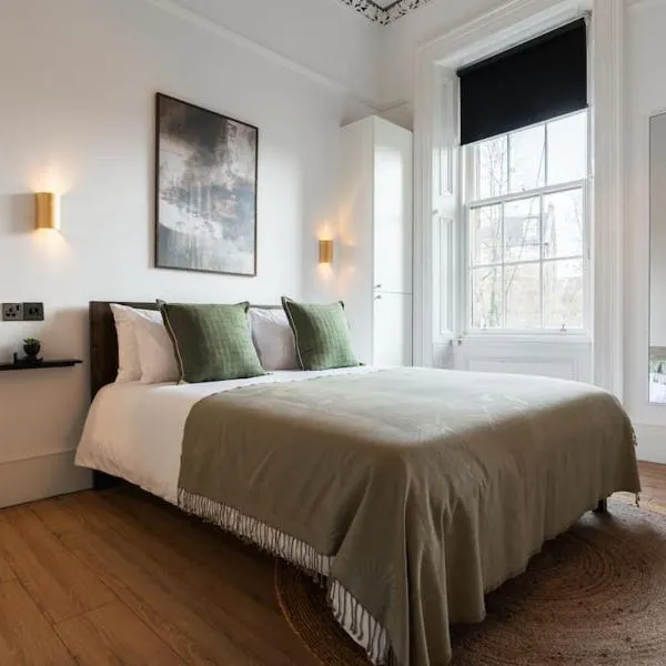 The West End Retreat - Your Luxurious 5* Apartment, hotel in Glasgow