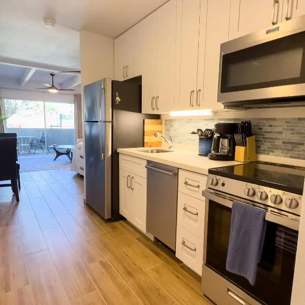 Kihei Bay Surf 130- Garden View Studio, FREE PARKING, hotel in Kihei