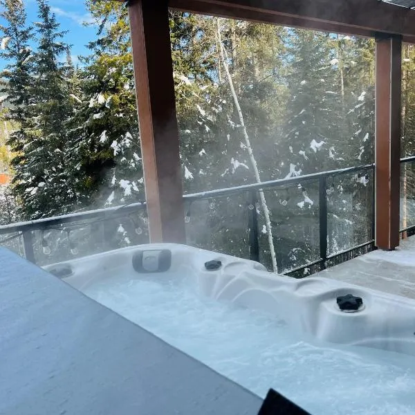 Ski In Ski Out Private Hot Tub: Panorama şehrinde bir otel