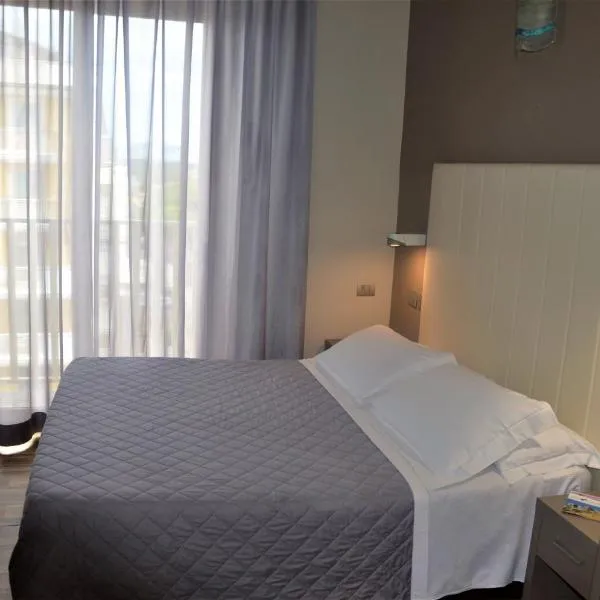 Yes Hotel Touring & SPA, hotel in Rimini