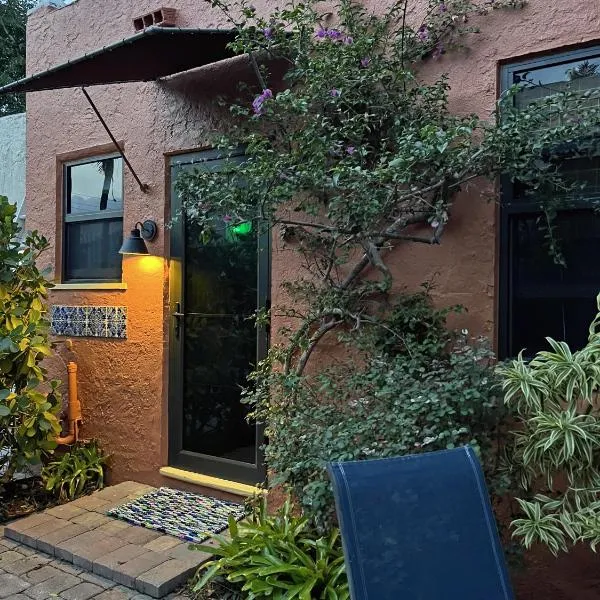 The Cottage at Pineapple House, hotel in West Palm Beach