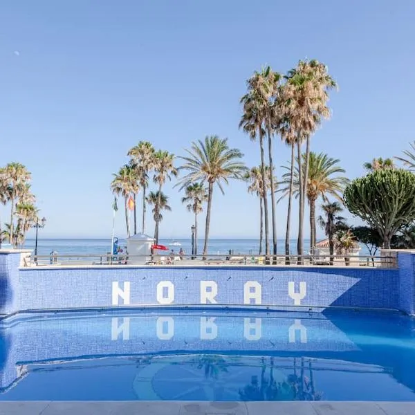 Frontline 2 bed apartment, San Pedro de Alcántara, hotel in Marbella