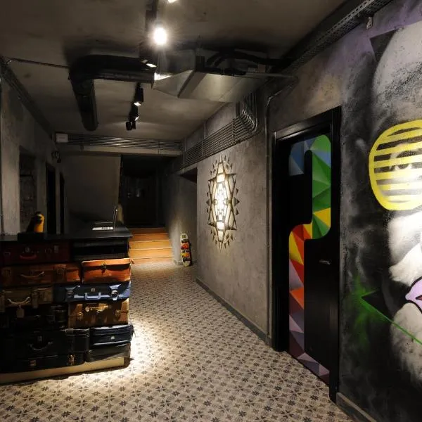 Role Street Hostel, hotel in Antalya