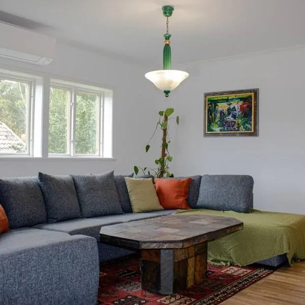 Modern Country Apartment, Hotel in Borlänge