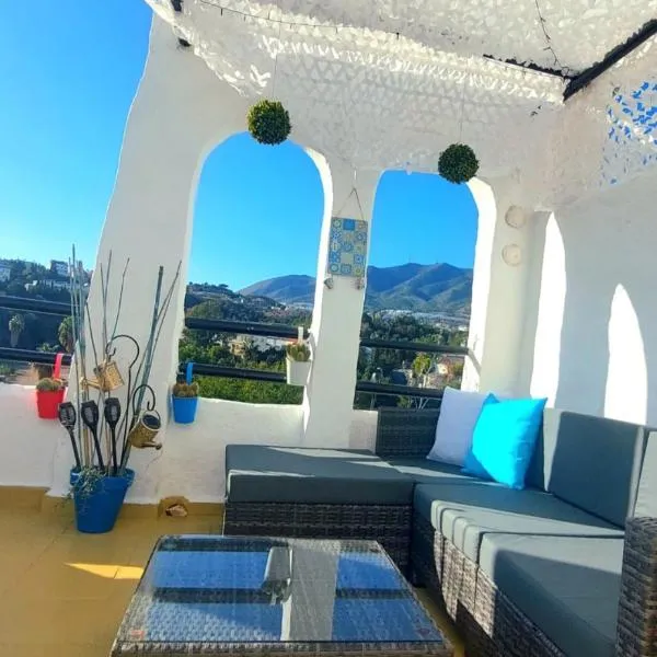 Happy Holiday Home! Pueblo Evita Charming Condo, hotell Benalmadenas