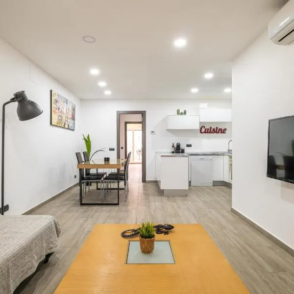 Luxury Beach Apartment, next to the sea, Hotel in Premiá de Mar