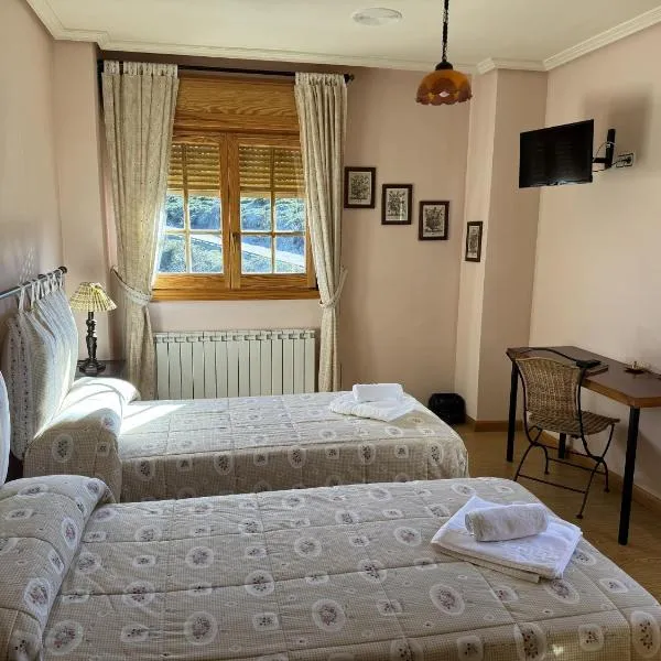 Hotel Pico Espiguete, מלון בAlba de los Cardaños