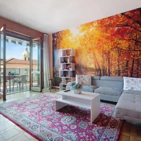 Appartamento House of Roses con vista Duomo, hotel in Como