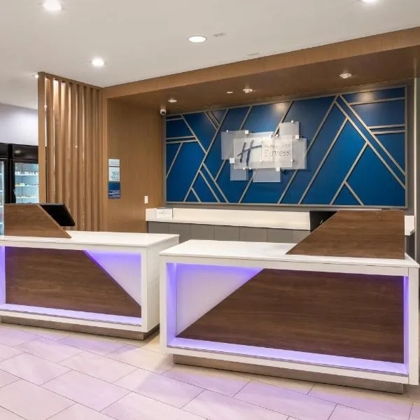 Holiday Inn Express & Suites Hawaiian Gardens by IHG, hotel in Hawaiian Gardens