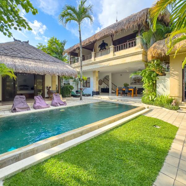 Villa Bugis Kayu Aya Seminyak