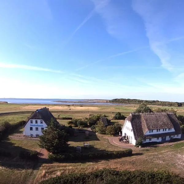 Süderhaus Hiddensee App 9, hotel v destinaci Neuendorf