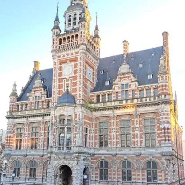 Cosy apartement in Antwerp's hipster neighbourhood, hotell Antwerpenis