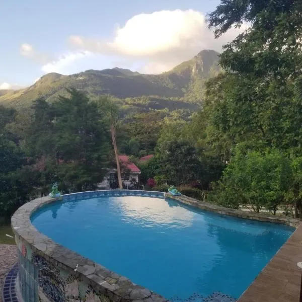 Altos del María, Panamá, hôtel à Sorá