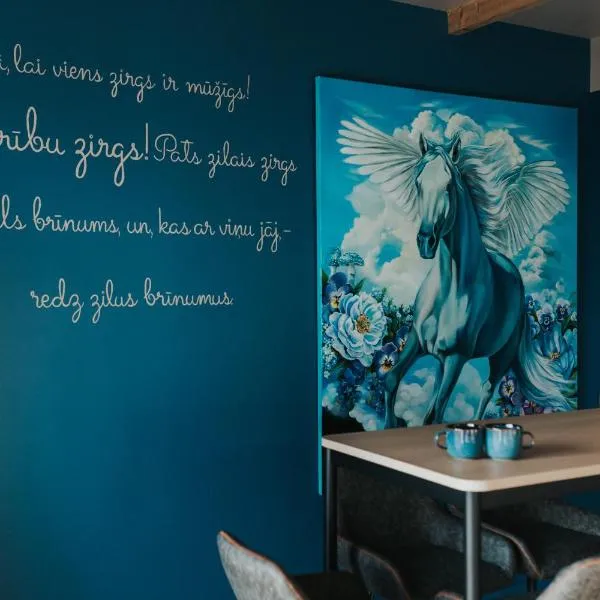 Zilais Zirgs, ξενοδοχείο σε Skrīveri