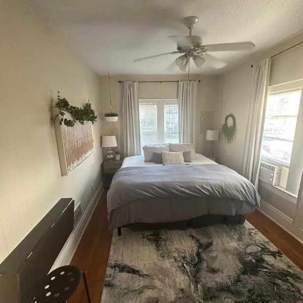 Beautiful Private Room With King Size Bed in Downtown Orlando, hôtel à Orlando