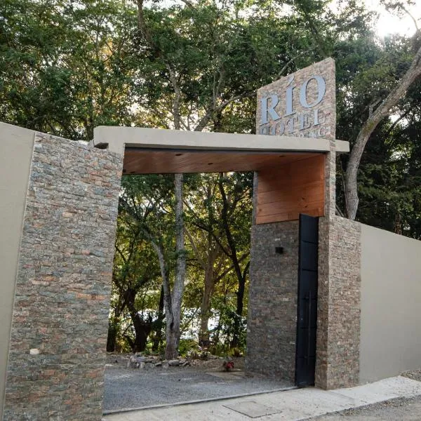 RIO HOTEL Y GLAMPING, ξενοδοχείο σε Jalpan