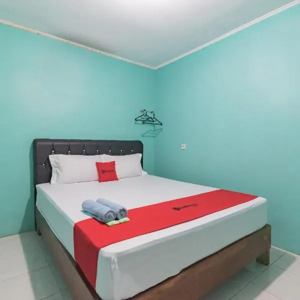 RedDoorz near Pantai Ujung Genteng, hotel in Cijaringao
