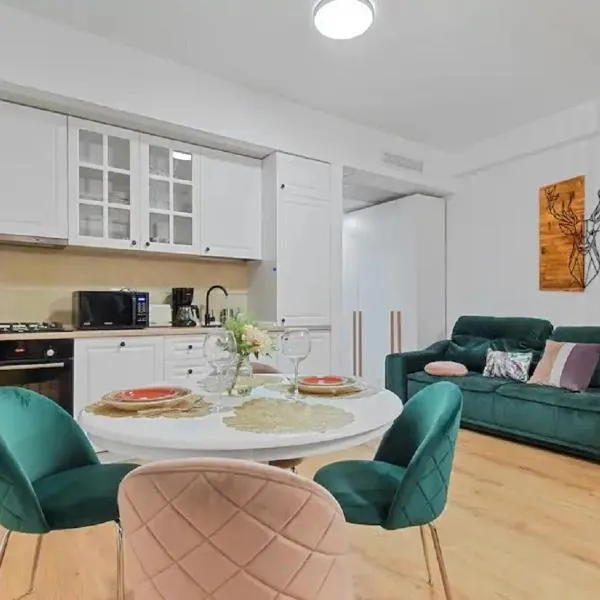 The Flower Clabucet Studio, hotel in Predeal