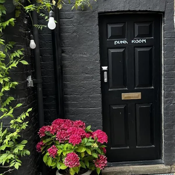 BOHOSTEL, hotel in Macclesfield