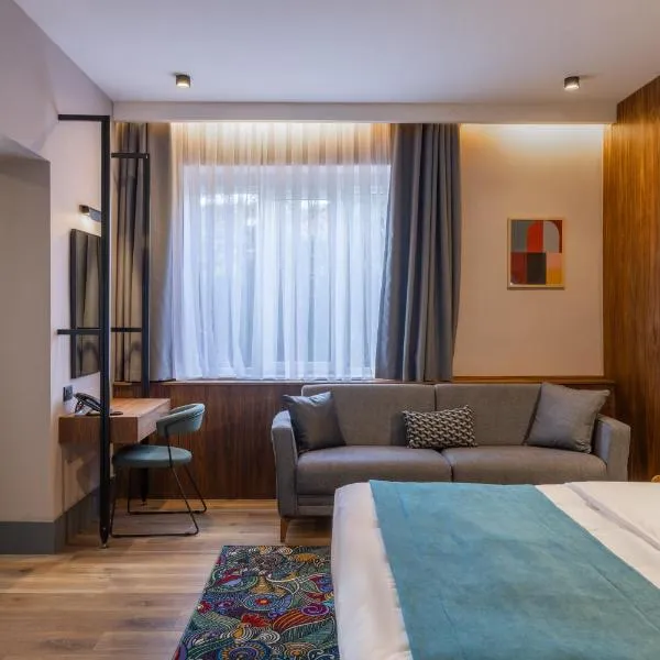 Hotel Square by MARGO, hotell sihtkohas Pristina