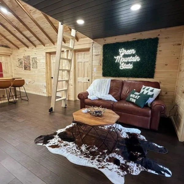 Brook Haven Retreat - Minutes to Mt Snow / Stratton, Pet Friendly!, hotell sihtkohas Wardsboro