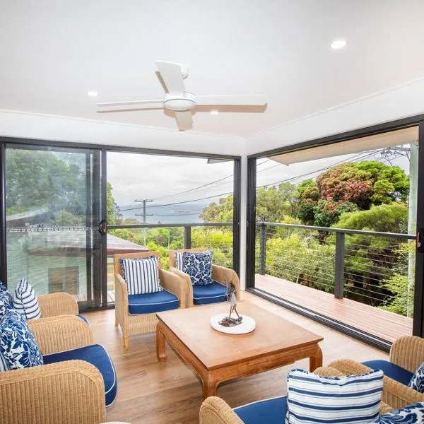 Island Hideaway + 1 min to Cylinder Beach + Sleeps 10, hotel a Point Lookout