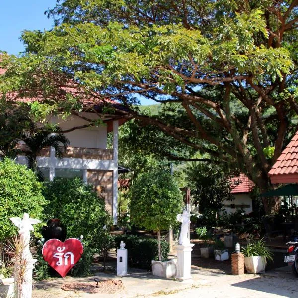 攀武里山坡度假酒店，位于盼武里的酒店