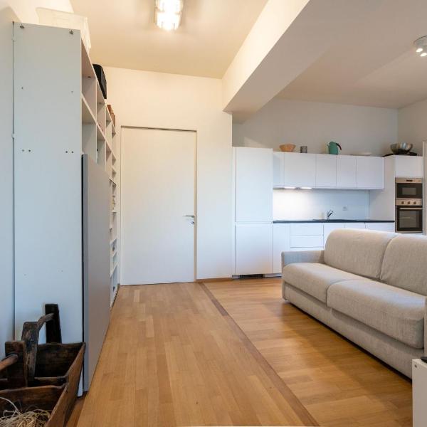 Serra 2br Apartment With Terrace by Halldis, Милан