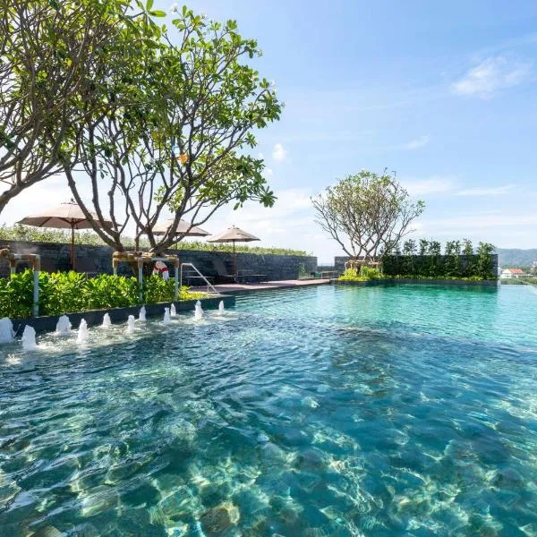 Ramada Plaza by Wyndham Chao Fah Phuket, hotel en Phuket