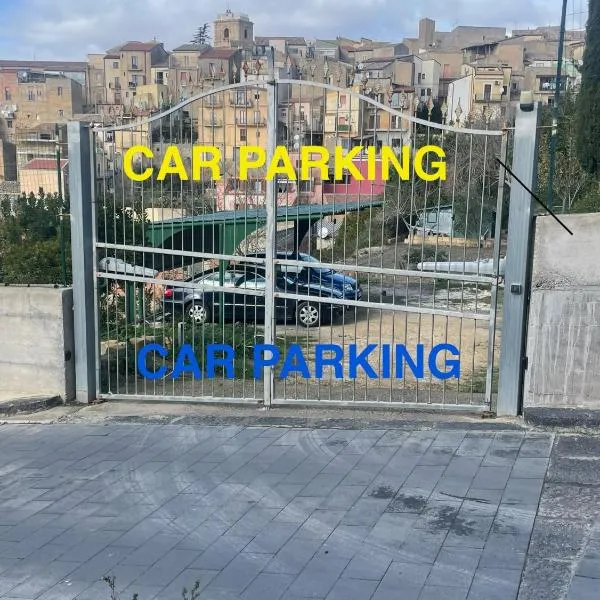 Archetto-casa vacanze, hotel v destinaci Enna