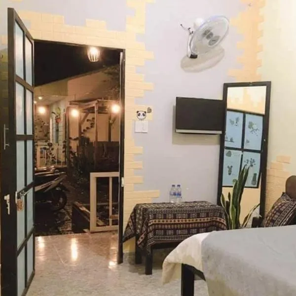 Homestay Vườn nhãn, hotel v destinaci Pleiku