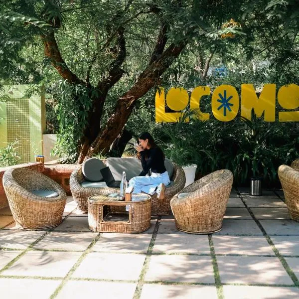 Locomo Boutique, Morjim - Cozy tropical stay, near beach, hotel in Morjim