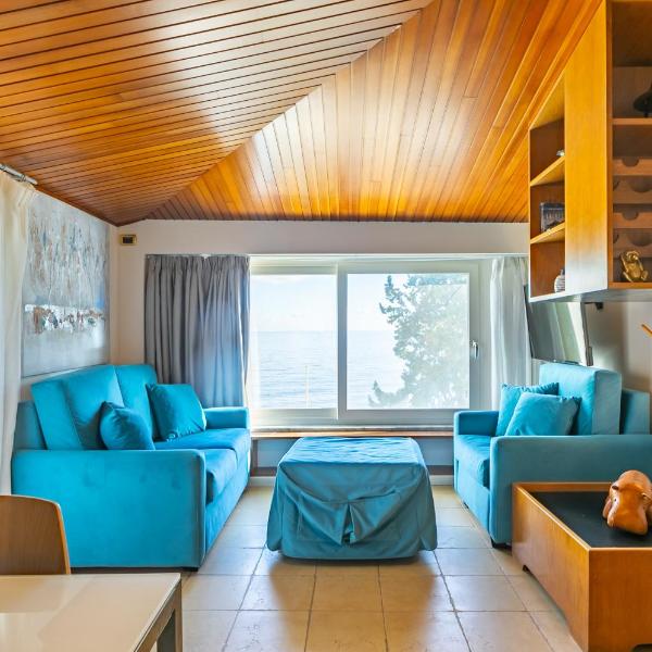 Sea View Charm - Mondello Apartment with Terrace, Palermo