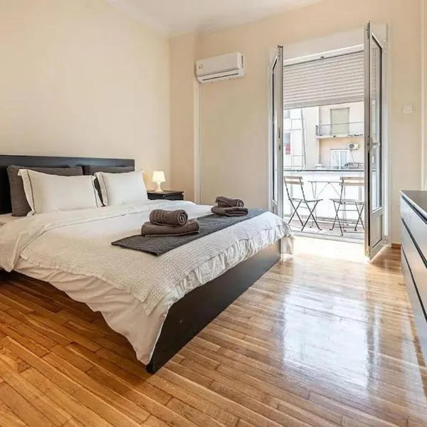 kerameikos 2 bedroom apartment, hotel in Athens