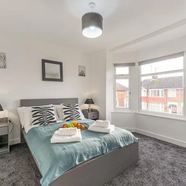 Modern House, Sleeps 5 in Central Coventry, hotel v destinaci Coventry