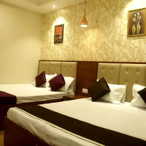 Pyrenees Homestay, hotel in Agra