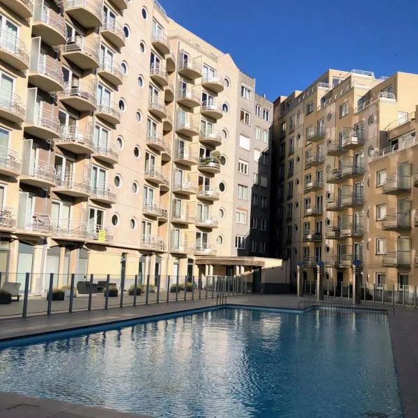 La Vie sur mer - appartement zijdelings zeezicht Mariakerke, hotel in Ostend