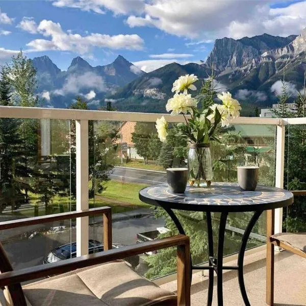 Parkland301 Sunlit 2,000 ft² Penthouse with Mtn View, hôtel à Canmore