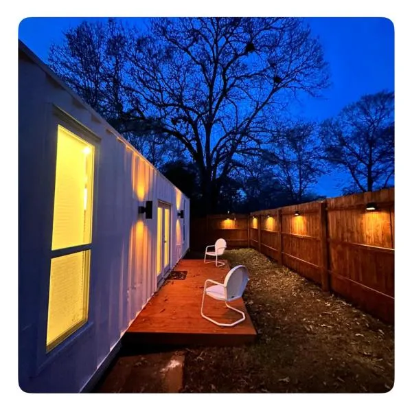 Nomehaus shipping container studio residential neighborhood ATHENS, hotel in Athens