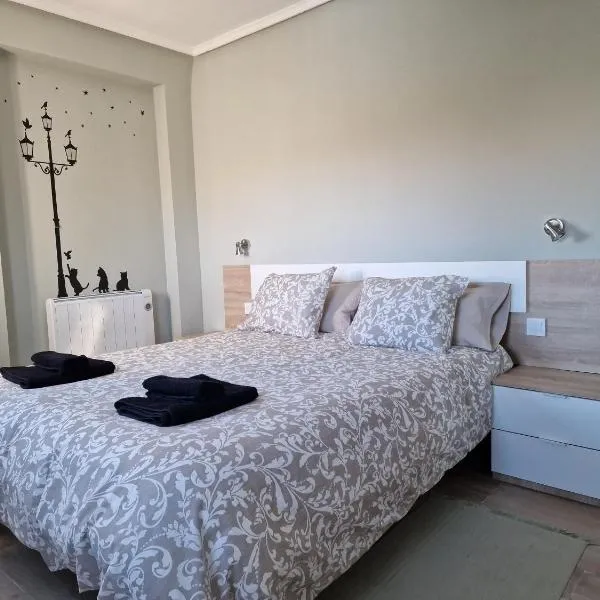 PASARELA ALMOZARA HOME & Parking gratis, hotel v destinaci Zaragoza