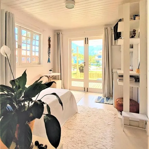 SUITE DA FRENTE COM COPA, WIFI E ACESSO INDEPENDENTE, hotel em Búzios