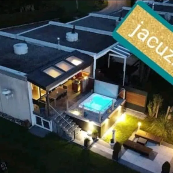 Joli Bungalow & Spa, hotel in Portalban- Dessous