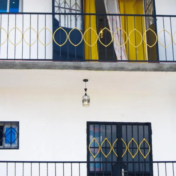 Studio meublé à bas prix (salon, chambre, douche, cuisine),Yasika的飯店