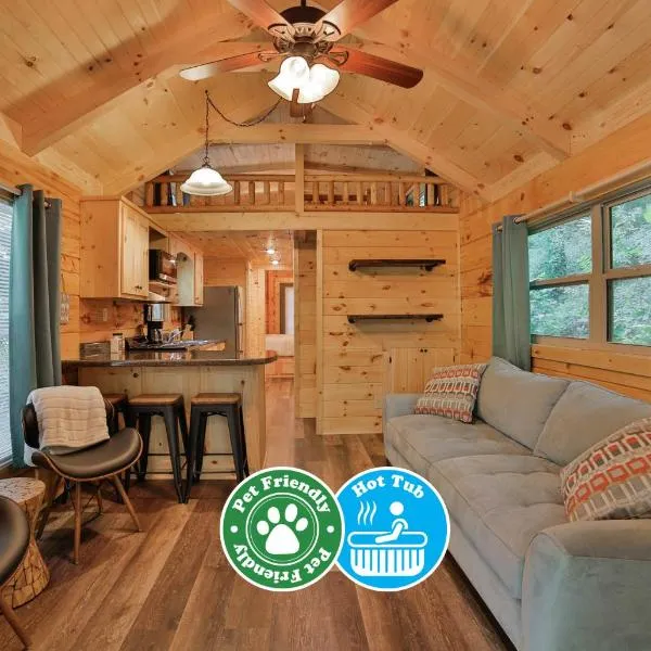 Bryce Cabin Lookout Mtn Tiny Home W Swim Spa, hotel in Chattanooga